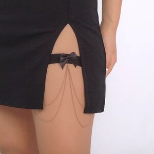 Bow Leg Chain Garter